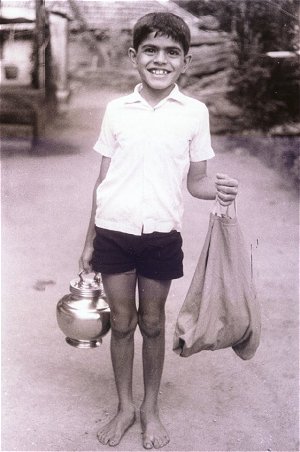 Vikas carrying water (1976)
