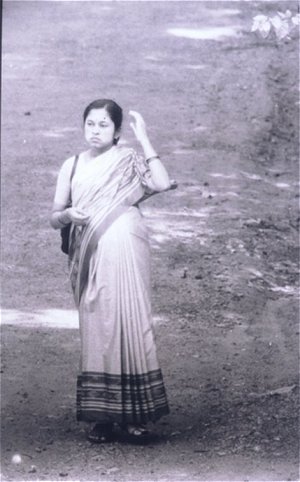 Kamat's Potpourri: Pregnant Indian Woman in Sari